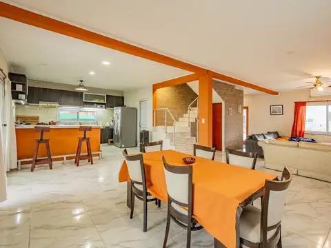 MODERNA CASA 4 DORMITORIOS Brio LAGUNA AZUL-EZEIZA