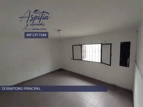 Casa 3 ambientes con 1 baño