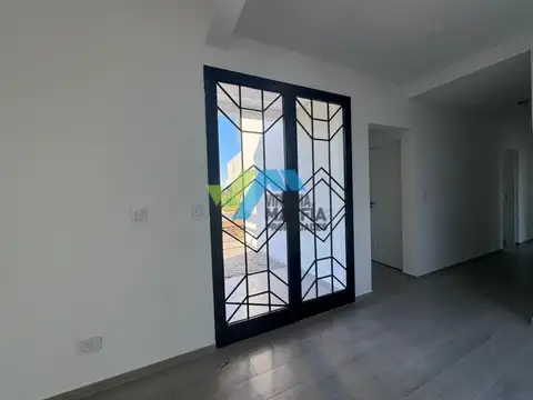 Casa 5 ambientes con 4 baños