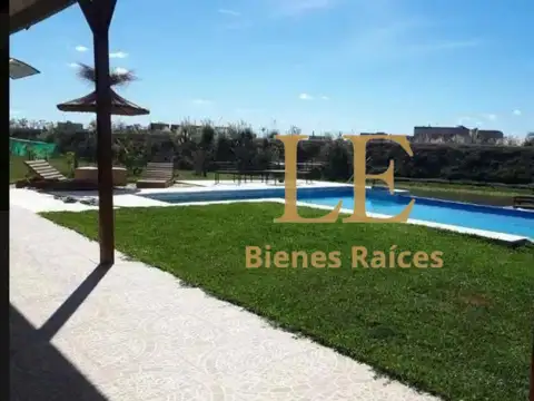 Casa en Alquiler en El Cantón - Barrio Golf, USD 1.600