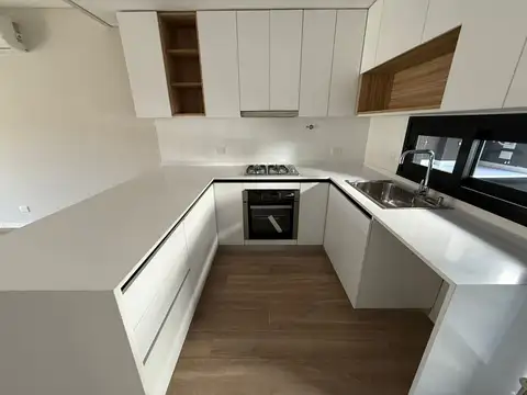 Departamento 4 ambientes con 3 baños