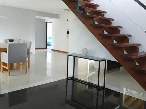 Casa en Venta en Haras Santa María, USD 385.000