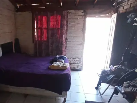 Casa 4 ambientes con 1 baño