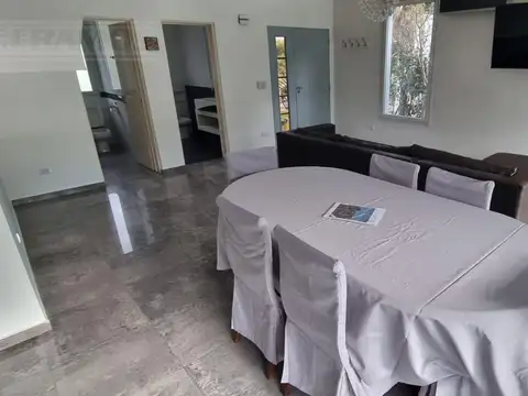 Casa 7 ambientes con 2 baños