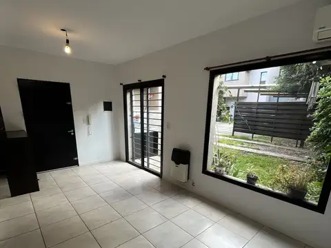 Casa en Alquiler en José Mármol, $ 650.000