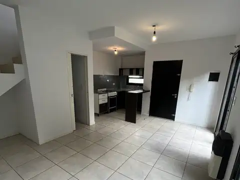 Casa 2 ambientes con 1 baño
