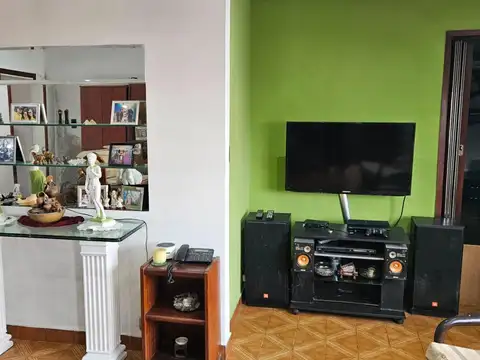 Alvar Nuñez 3800, Piso 1°