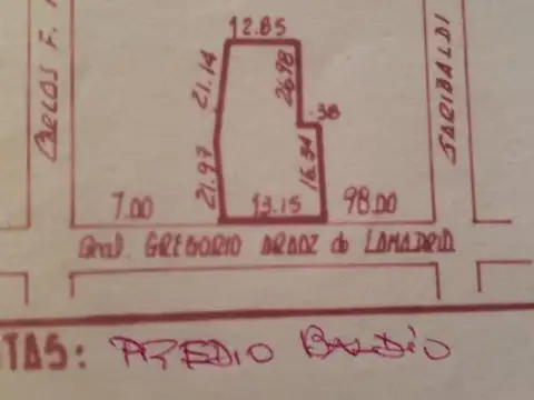DEPOSITO CON ENTRADA PARA CONTENEDORES
