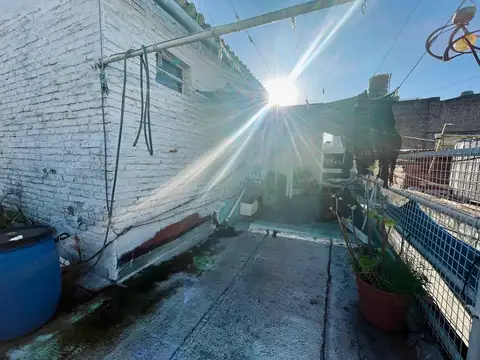 Depto Tipo Casa 3 ambientes con 2 baños