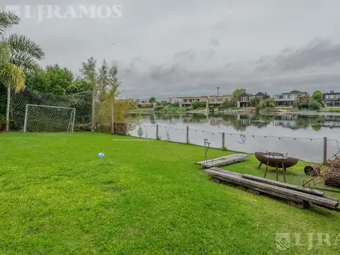 Casa 6 ambientes con 3 baños
