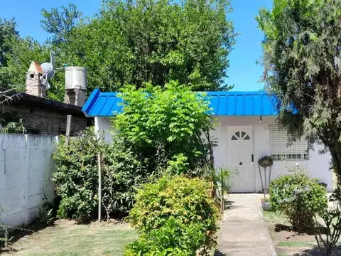 Casa en venta - 2 Dormitorios 1 Baño - Florencio Varela