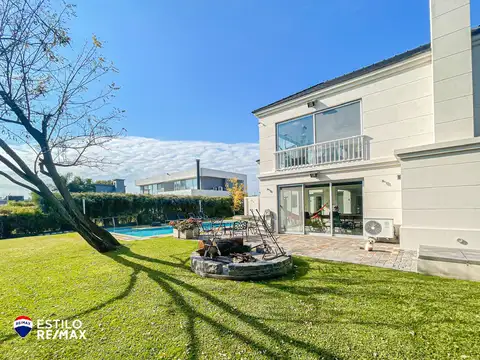CASA EN VENTA LOMAS DE CITY BELL, QUINCHO Y PILETA