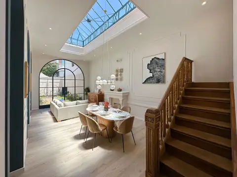 Casa de 4 dormitorios con cochera, pileta, jardín y terraza en Abasto