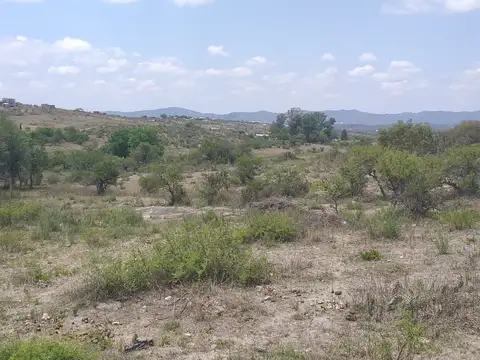 Lote a la venta en Tanti. (L122)