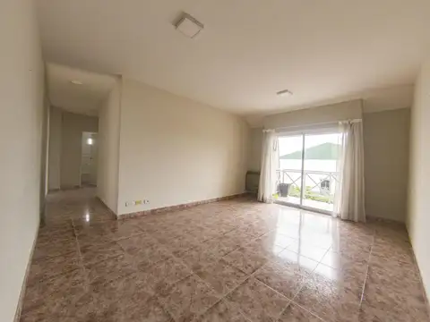3 ambientes con balcón en el Complejo Versalles (Irigoyen al 2200)