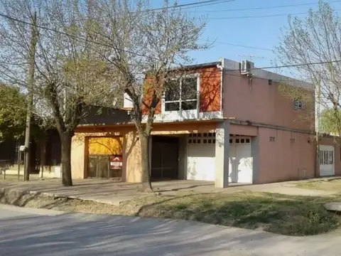 Venta Casa - 4 dormitorios, patio, cochera, terraza y galería - Cañada de Gómez