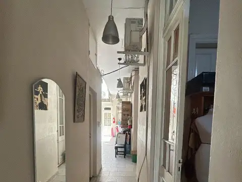 Edificio en Block Compuesto por Dos Unidades en Excelente Estado 220 m Cub