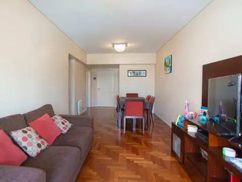 Departamento en Venta en Parque Chacabuco, USD 215.000