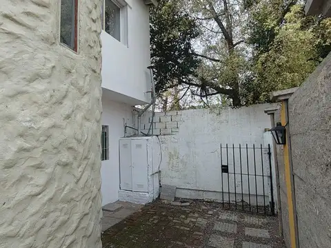 Casa tipo Triplex en Alquiler en Ituzaingo Norte
