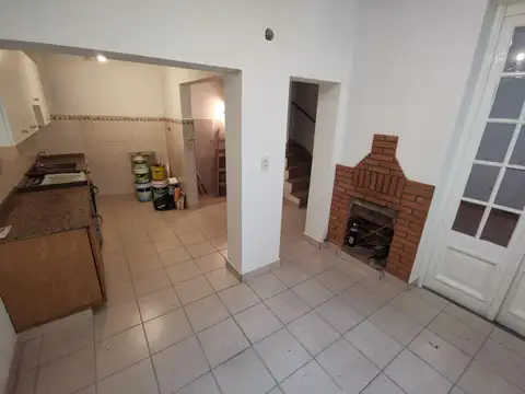 Casa 3 ambientes + escritorio con 2 bños y terraza