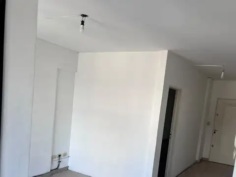 EXCELENTE MONOAMBIENTE DIVIDO