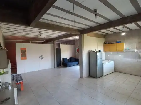 Casa en Venta con 4 cocheras