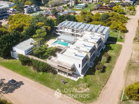 Las Gaviotas: depto 3 amb, pileta, a metros del mar