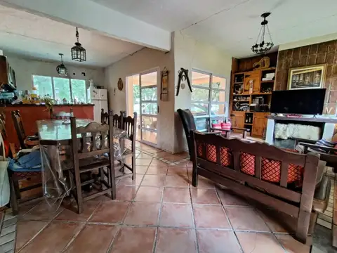 Casa 4 ambientes con 2 baños