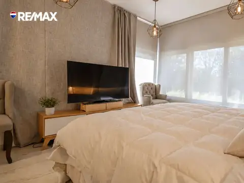 Casa 5 ambientes con 4 baños