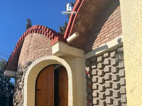 OPENHOUSE vende hermosa casa en Barrio Cooperativa  Megafon, en las Vertientes, Luján de Cuyo.