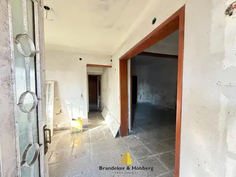 Terreno en venta, Olivos – 15,30 De frente × 13,95  m – A 2 cuadras de Av. Maipú – Zonificación R2