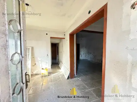 Terreno en venta, Olivos – 15,30 De frente × 13,95  m – A 2 cuadras de Av. Maipú – Zonificación R2
