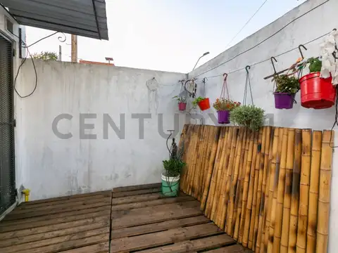VENTA DUPLEX 3 AMBIENTES EN WILLIAM MORRIS HURLINGHAM GARAGE