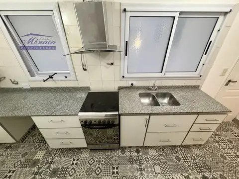 3 amb. al frente con balcón terraza corrido.