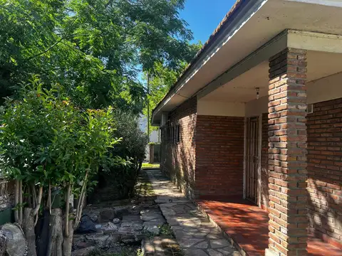 Casa en Venta en Acassuso Vias  /  Libertador, USD 580.000