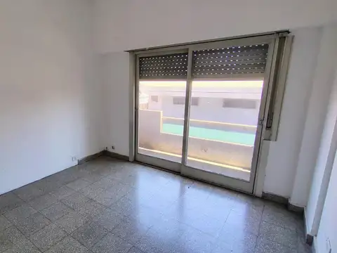 Brown 600, Piso 1