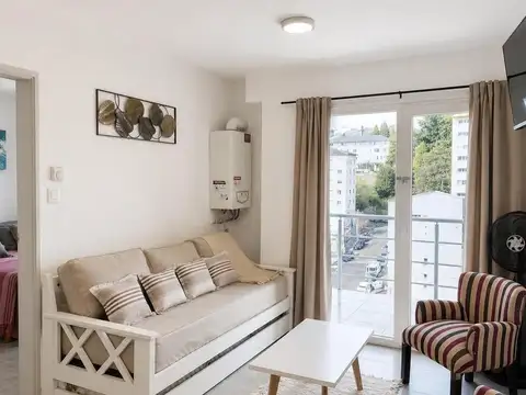Departamento centrico 2 ambientes con cochera