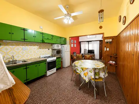 Casa 3 ambientes con 2 baños