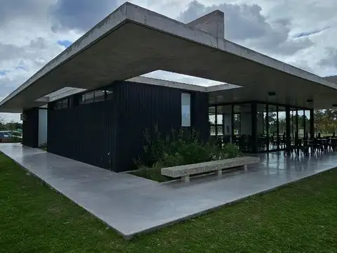 Avenida Héroes De Malvinas 400