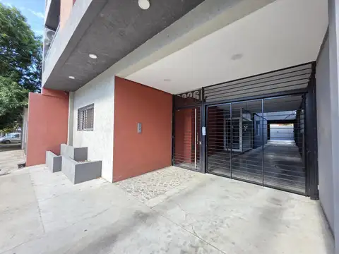 Mármol al 3000 entre Artigas y Diagonal Chilavert