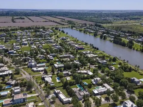 Terreno en Venta en Puerto Roldan, USD 145.000