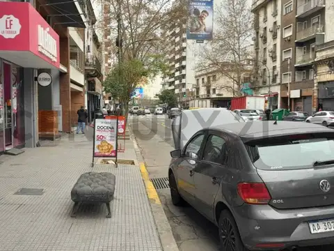 COCHERA OPORTUNIDAD EDIFICIO DE CATEGORIA
