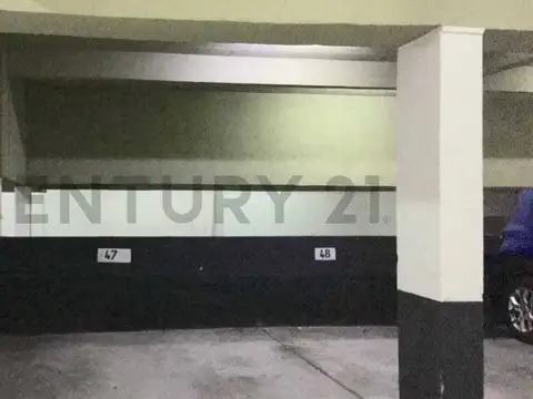 COCHERA OPORTUNIDAD EDIFICIO DE CATEGORIA