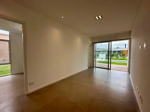 Casa en Venta, GBA Norte, 4 Ambientes en Haras Santa Maria - El Molino Sur