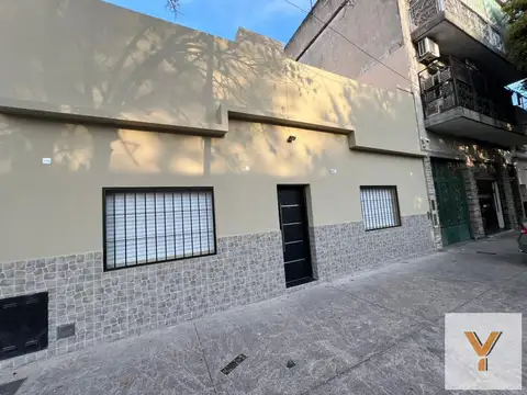 Casa en Venta - 2 Dormitorios 2 Baños - 212mts - Parque Avellaneda
