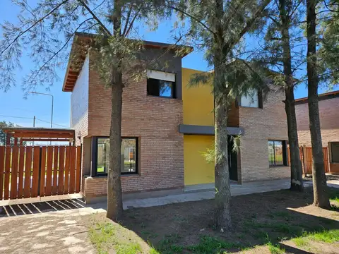 VENTA DUPLEX EN CONDO A ESTRENAR DOS DORMITORIOS COCHERA PATIO CON PARRILLERO PILETA GRAL LAGOS