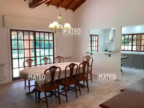 Casa 5 ambientes con 3 baños