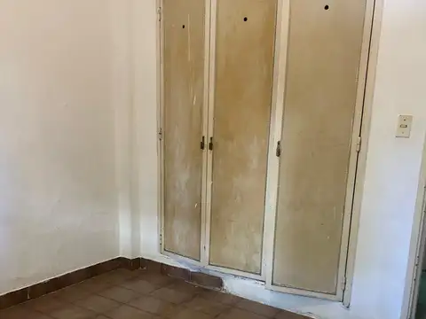 Dpto. 3 amb. PB a la calle. Patio, Exc. Ubicacion.