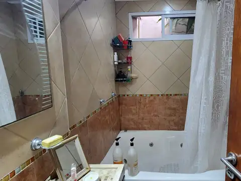 PH CONTRA FRENTE 3 AMB , MAS QUINCHO PATIO TERRAZA. SIN EXPENSAS (300  METROS JONTE Y LOPE DE VEGA)