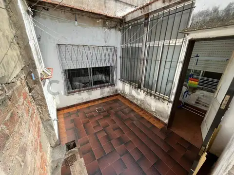 Departamento 6 ambientes con 2 baños